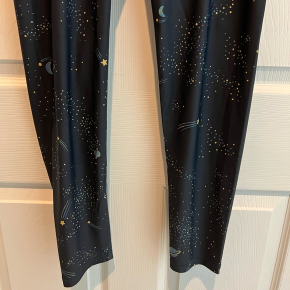 Victoria Sport galaxy workout set- sports bra & leggings - Picture 8 of 9